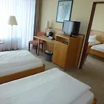 Hotel Mercure Dresden Elbland 4*