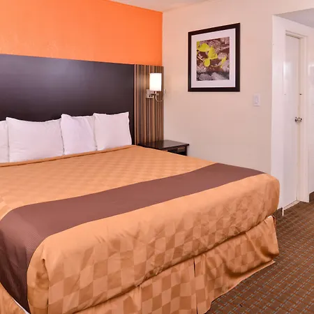 מלון Mercure Dresden Elbland 4*