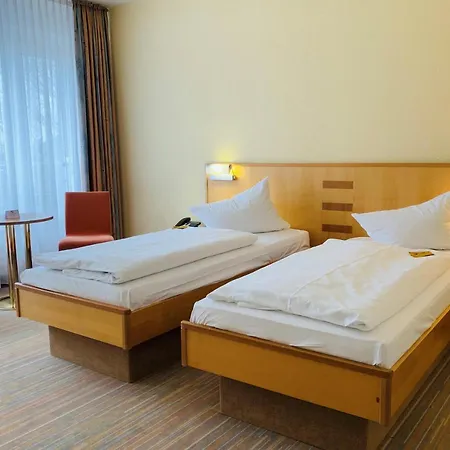 Mercure Dresden Elbland Hotel 4*