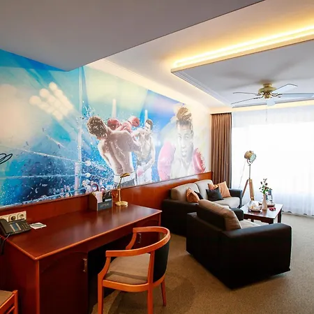 Mercure Dresden Elbland מלון