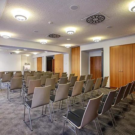 Mercure Dresden Elbland מלון ריזה