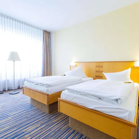 מלון Mercure Dresden Elbland 4*