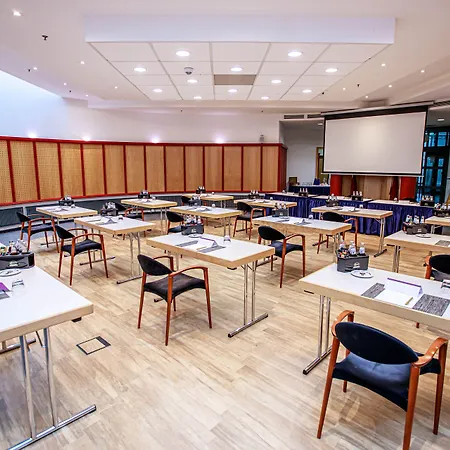 Mercure Dresden Elbland מלון