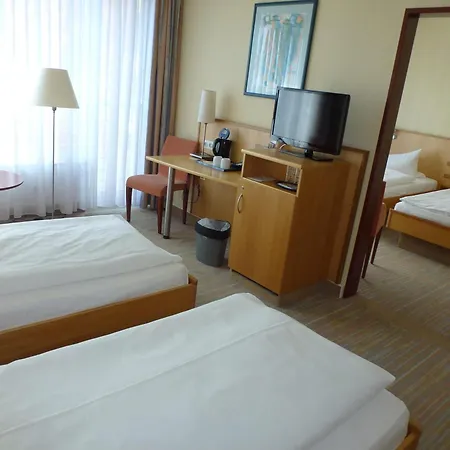 מלון Mercure Dresden Elbland 4*
