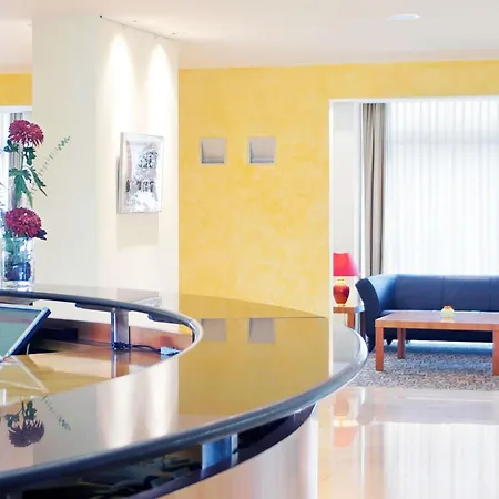 Hotel Mercure Dresden Elbland 4*