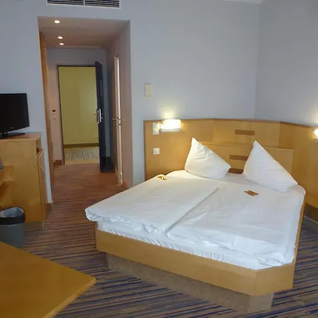 Mercure Dresden Elbland מלון