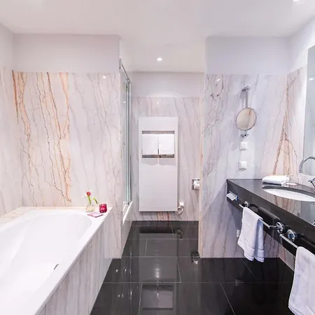 מלון Mercure Dresden Elbland 4*