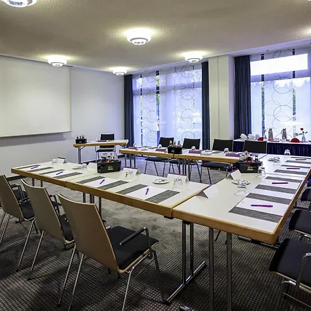Hotell Mercure Dresden Elbland 4*