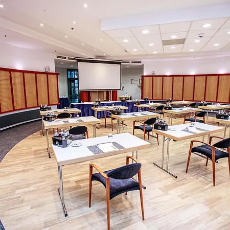 Hotel Mercure Dresden Elbland 4*
