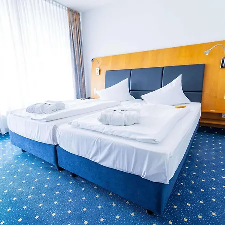 Hotel Mercure Dresden Elbland 4*