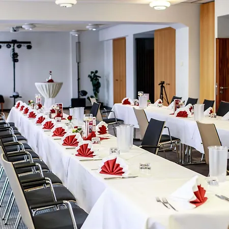 Hotel Mercure Dresden Elbland 4*