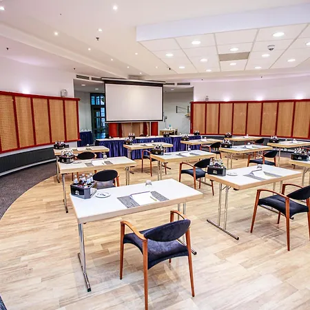Hotel Mercure Dresden Elbland 4*