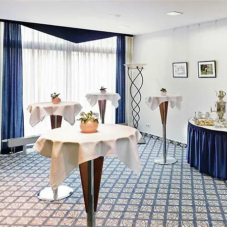 Hotel Mercure Dresden Elbland 4*